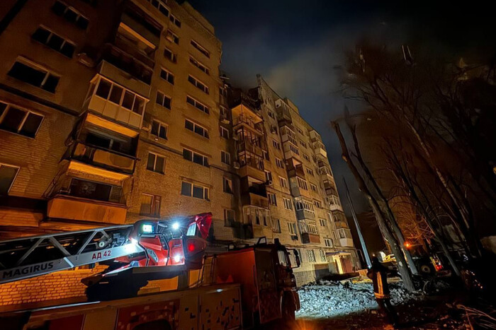Удар по багатоповерхівці в Дніпрі: з’явилися фото наслідків