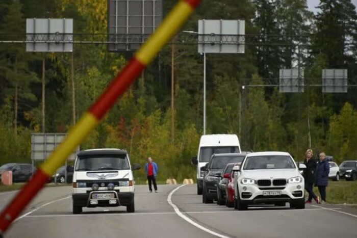 Литва попередила про нові обмеження для водіїв авто на російських номерах
