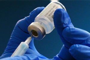 «З особистих причин»: німець рекордну кількість разів щепився від коронавірусу 
