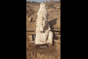 В Єгипті знайдено частину гігантської статуї найавторитетнішого фараона (фото)