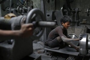 Примусова, зокрема і дитяча праця, все ще поширена у сучасному світі