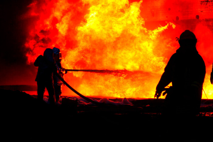 Безпілотник влучив у енергооб'єкт на Львівщині: спалахнула пожежа