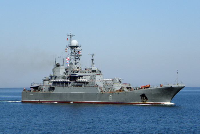 Гучна ніч у Криму: ЗСУ підбили великі десантні кораблі росіян