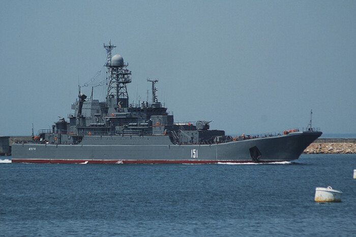 Ураження російських кораблів «Ямал» і «Азов»: що про них відомо