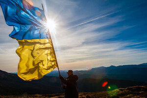 Прикордонники підняли синьо-жовтий прапор над трьома селами Харківської області (відео)