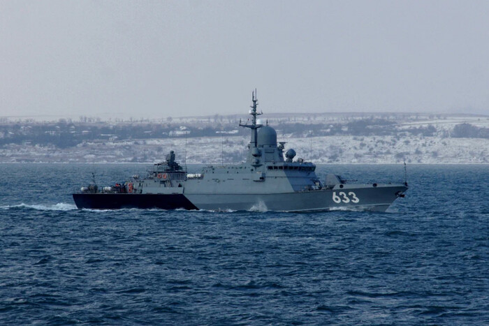 Речник ВМС розповів про російський корабель-невдаху в Криму