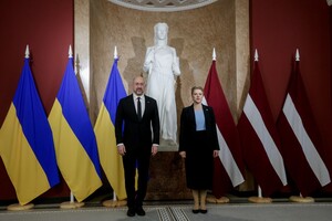 Прем’єр-міністра України Денис Шмигаль провів зустріч з Прем’єр-міністеркою Латвії Евікою Сілінею