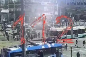 У Санкт-Петербурзі трамвай зі штучним інтелектом врізався в натовп (відео)