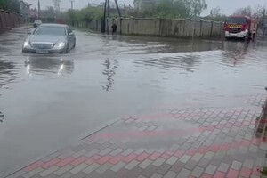 Під Києвом затопило велике село