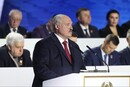 Лукашенко явно продает себя как «необходимое условие мирной жизни»