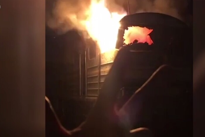 На російській залізниці згоріли два тепловози, розвідка показала відео