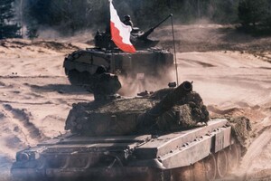 Польща попередила про перекидання техніки до кордону з Росією