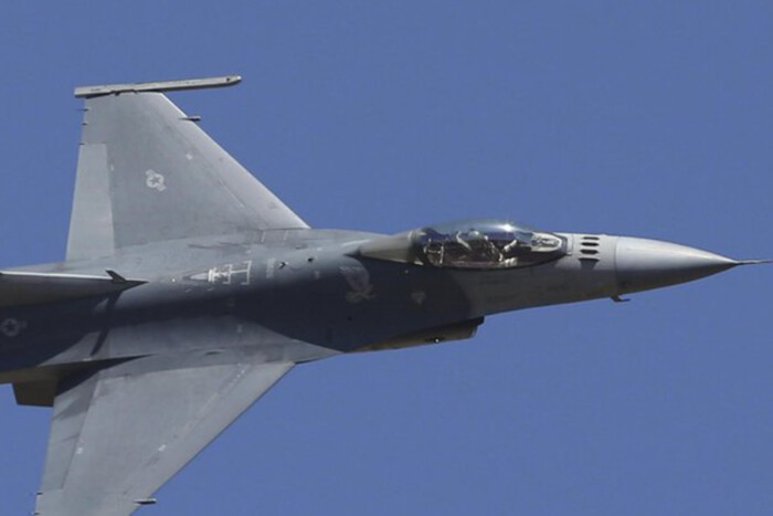 У США розбився військовий винищувач F-16