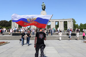 Влада Берліна заборонила російський прапор на 8 та 9 травня