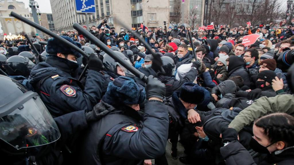Російські протести в Україні сприйняли неоднозначно