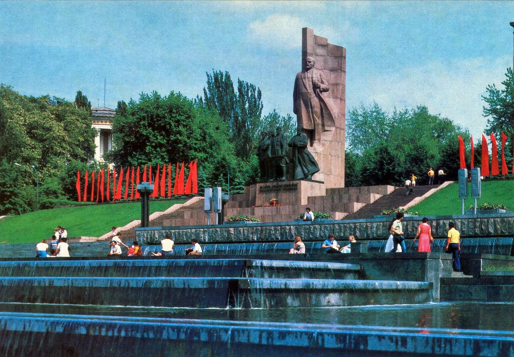 Пам’ятник Леніну стояв на місці монумента Незалежності на Майдані