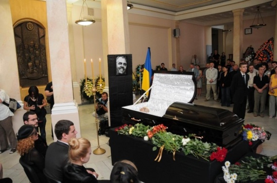 Похорон Юрія Іллєнка (фото: gazeta.ua)