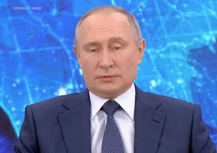 На питання про отруєння Навального Путін відповів: «Кому він треба, щоб його труїти»