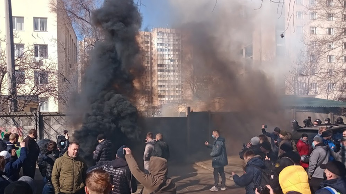 Акція протесту під судом в Одесі (фото з відкритих джерел)