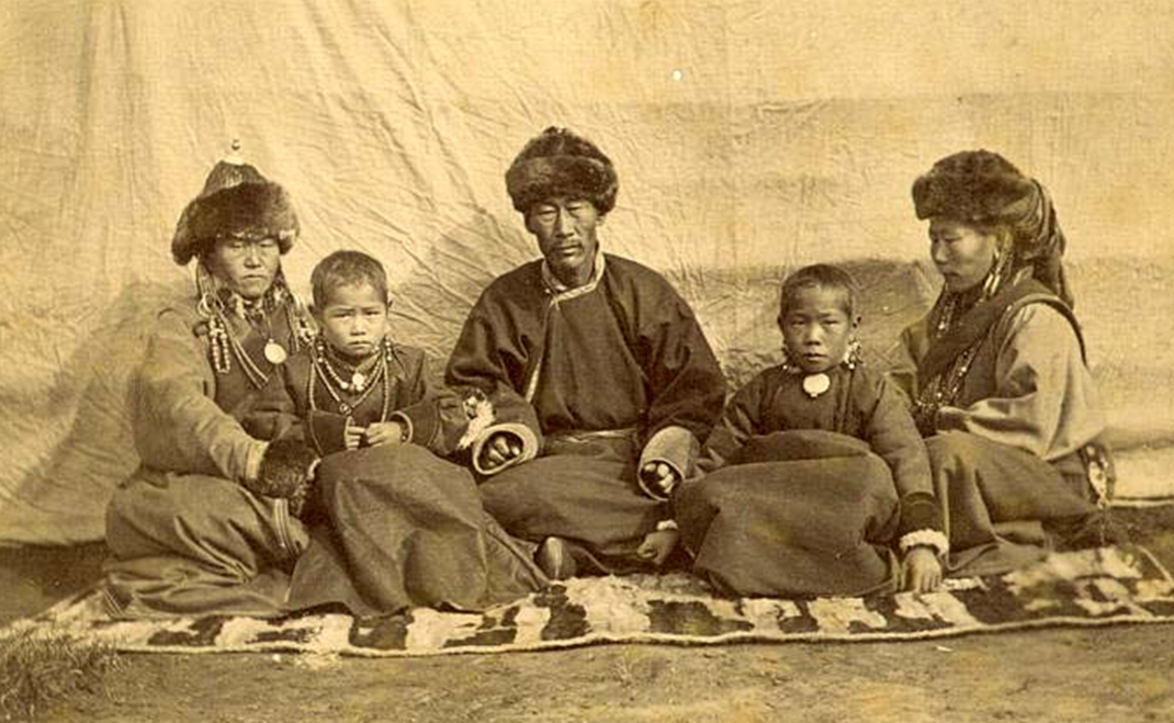 Бурятська сім'я, XIX століттяфото з відкритих джерел
