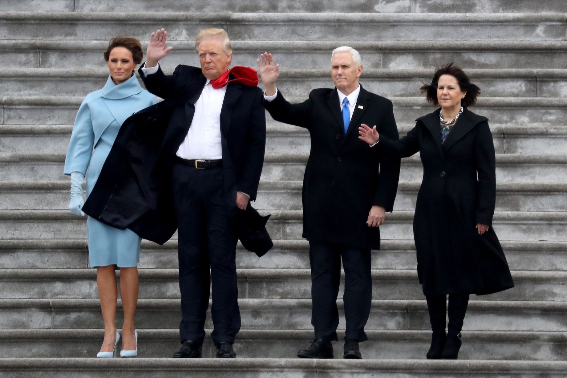 Президент США Дональд Трамп та віце-президент Майкл Пенс з дружинами (фото: Getty)
