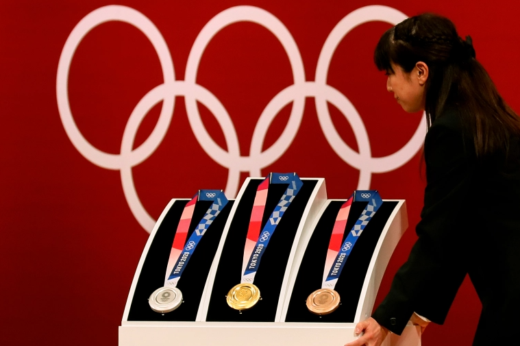 Комплект медалей Олімпіади в Токіо (Фото: EPA)
