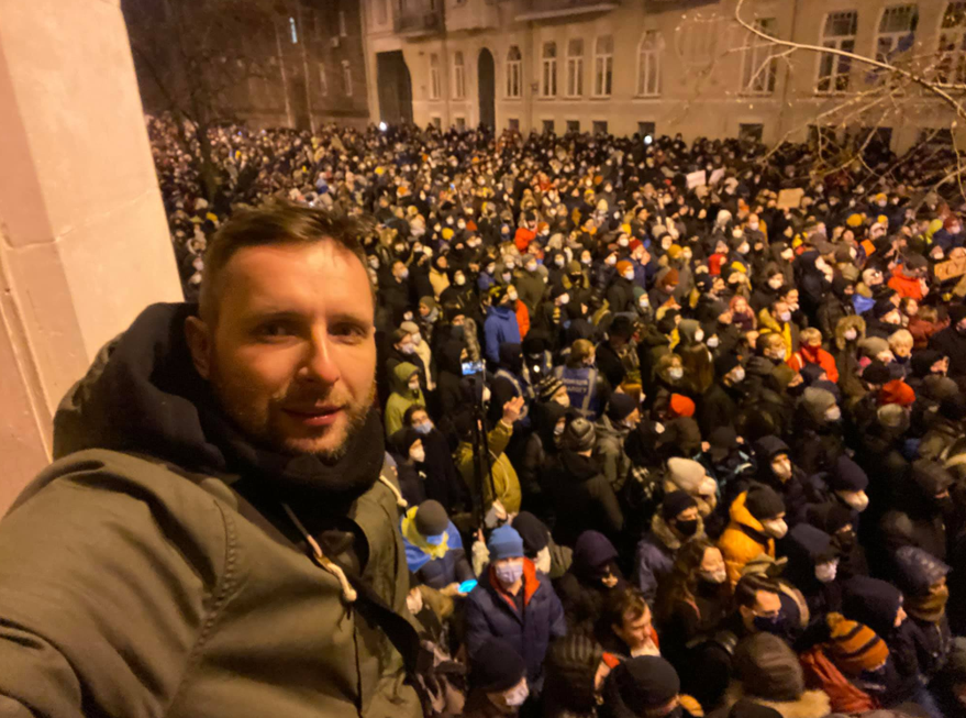 Володимир Парасюк під час акції протесту під Офісом президента. 23 лютого