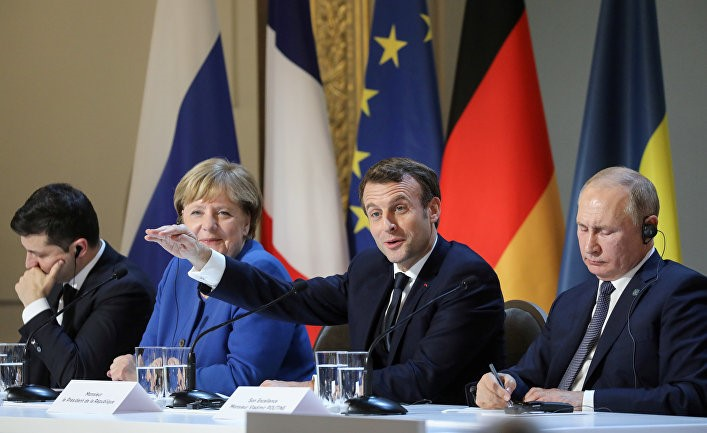 Результати паризької зустрічі не надто радували українського президента, який так її добивався