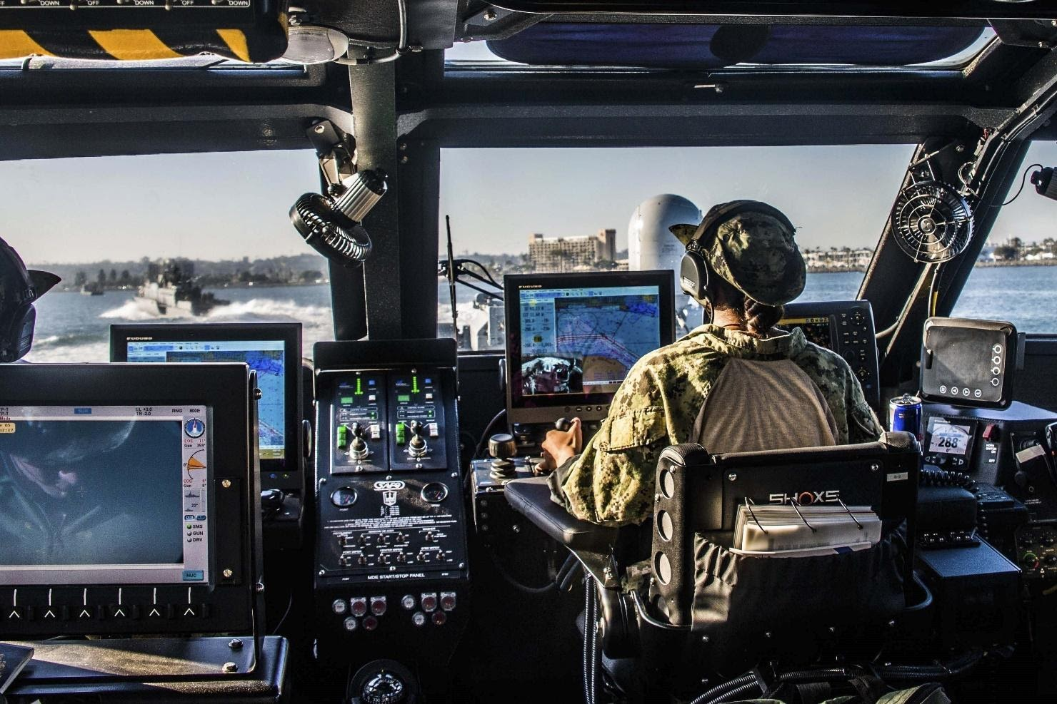 Американський патрульний катер Mark VI в акваторії військово-мосрької бази в Сан-Дієго (штат Каліфорнія). Фото Navy Chief Petty Officer Nelson Doromal Jr.