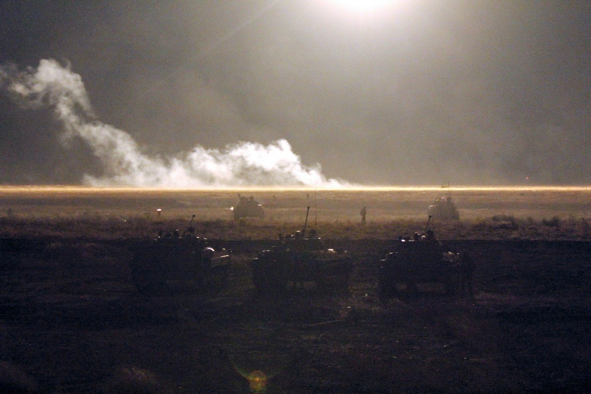 Яскраві фото з нічних бойових стрільб 72 механізованої бригади