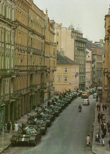 Советские танки в Праге, 1968