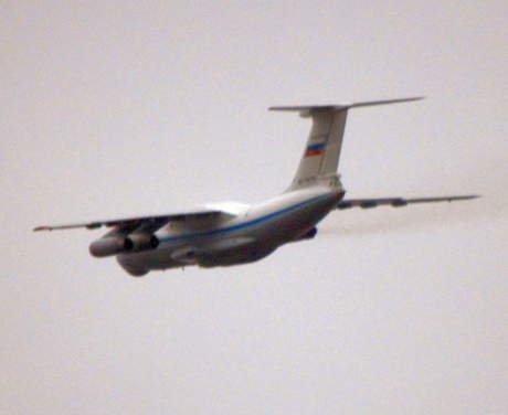 На Симферополь идет колонна российских БТРов, садятся самолеты РФ (ФОТО)