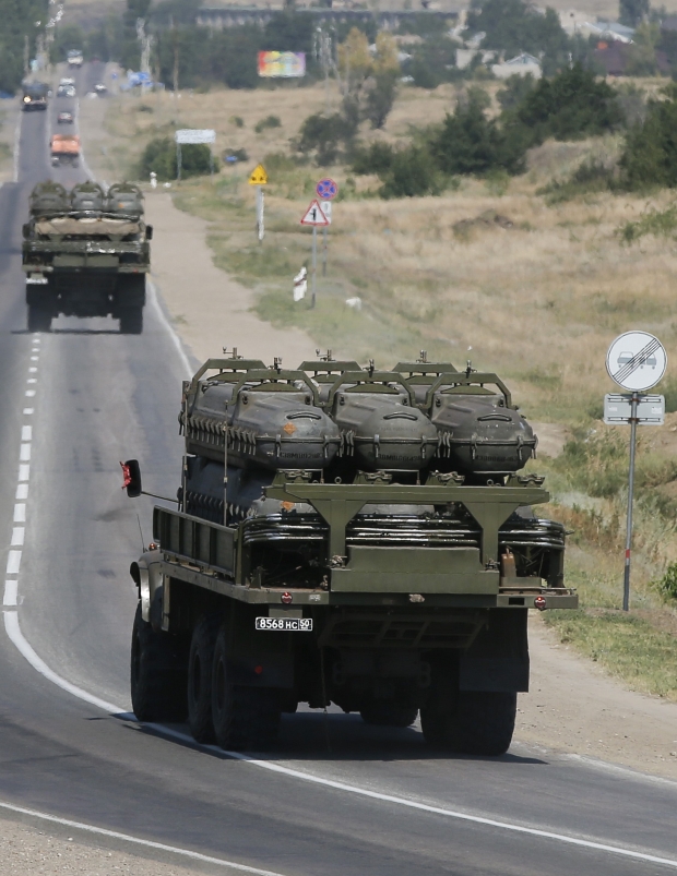 В сторону Украины движутся грузовики с контейнерами для ракет ЗРК «Бук» (ФОТО)