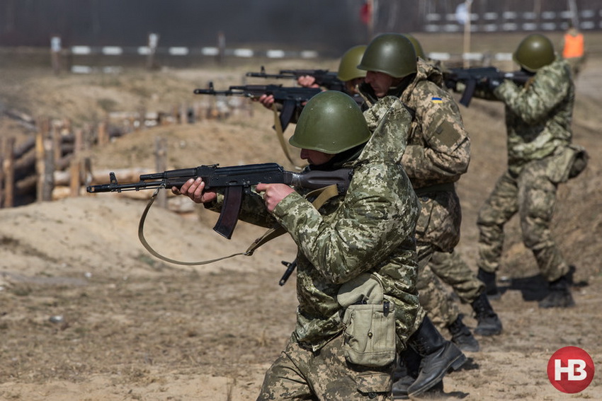 Сквозь огонь и воду: как тренируют украинских десантников (фото 23)