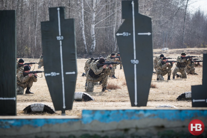 Сквозь огонь и воду: как тренируют украинских десантников (фото 11)