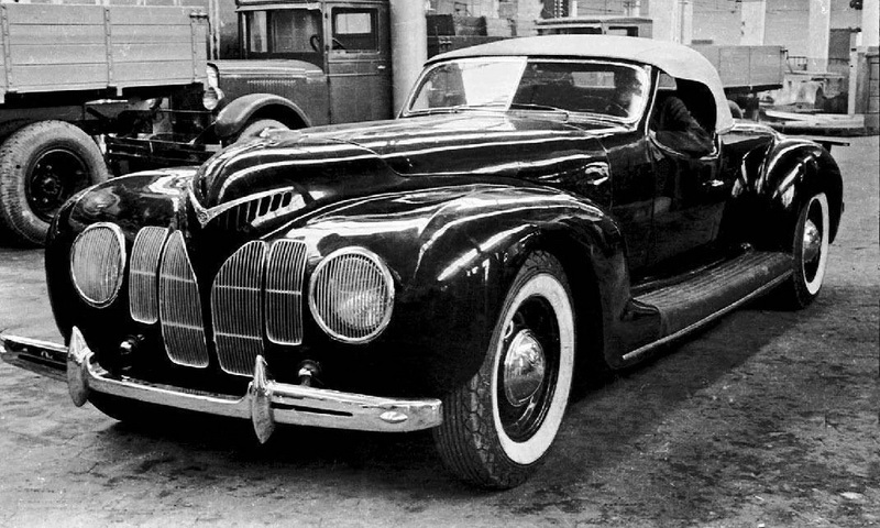 ЗИС-Спорт. Родстер ЗИС-Спорт построили на шасси ЗИС-101 в 1939 году, тоже в одном экземпляре. Шестилитровый двигатель мощностью в 141 лошадиную силу позволял разгоняться до 162 километров в час. Автомобиль получил одобрение Сталина и Кагановича, однако после войны единственный экземпляр ЗИС-Спорт бесследно исчез.