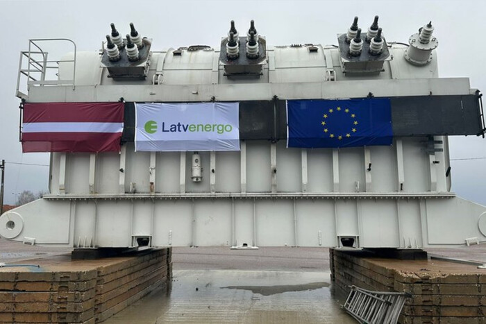 Латвія передала Україні енергетичне обладнання