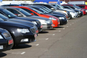 В Україні минулого місяця впали продажі автівок на 14%