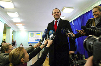 В очереди к банкиру: кто пойдет в парламентскую «фракцию Тигипко»