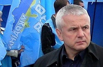 Орест Муц: До штабу Партії регіонів у Тернополі вже стоїть черга