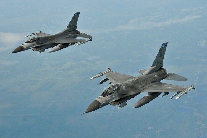 Україна отримає винищувачі F-16 найближчими тижнями – The Standard