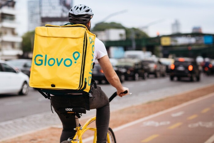 Сервіс Glovo відреагував на скандал з бронюванням