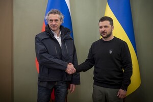 Володимир Зеленський у 2023 році на зустрічі із Прем’єр-міністром Республіки Словенія Робертом Голобом