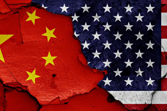 Китай наклав санкції на три оборонні компанії США