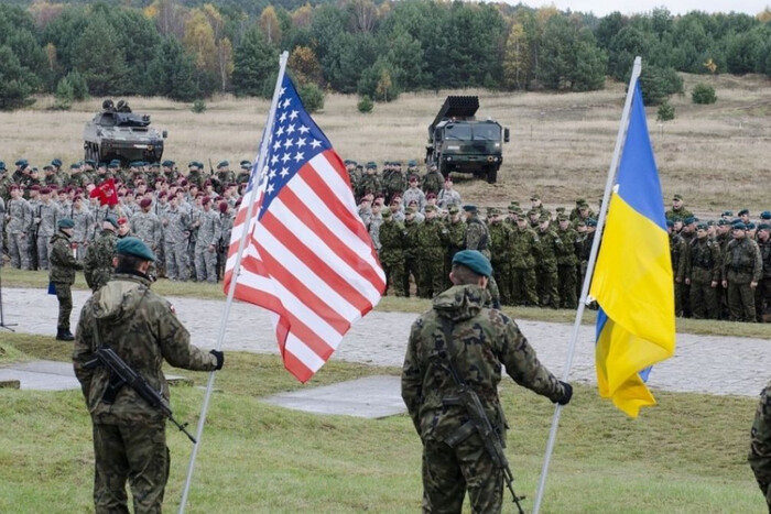 США не планують відправляти військових інструкторів в Україну