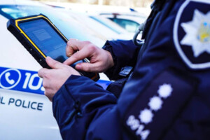 Глава Нацполу пояснив, чи можуть поліцейські вручати повістки