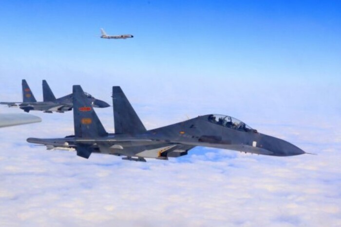 Літаки Китаю завдали «бомбового удару» по цілях поблизу Тайваню 