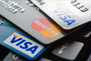 Обмеження на переказ коштів з картки на картку: Нацбанк повідомив деталі