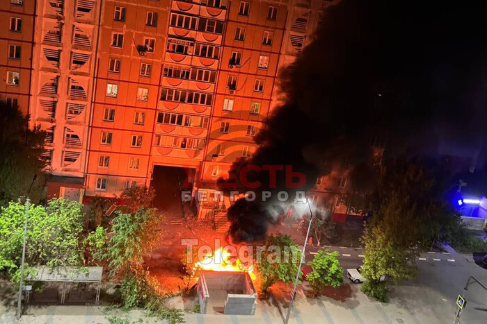 У Білгороді після серії вибухів спалахнули пожежі