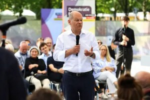 Шольц розповів, що зараз не бачить причин для надання дозволу Україні бити західною зброєю по РФ